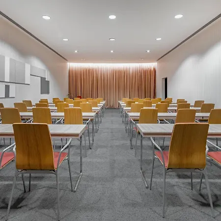 Hotel Ac Fórum By Marriott 4*