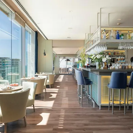 Hotel Leonardo Royal Forum 4*