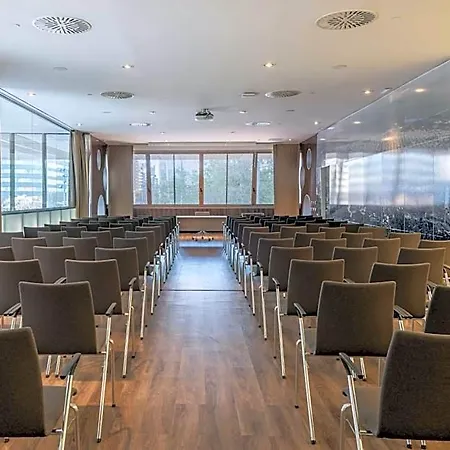 Leonardo Royal Forum Hotel 4*