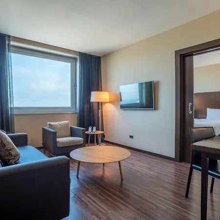 Leonardo Royal Forum 4*