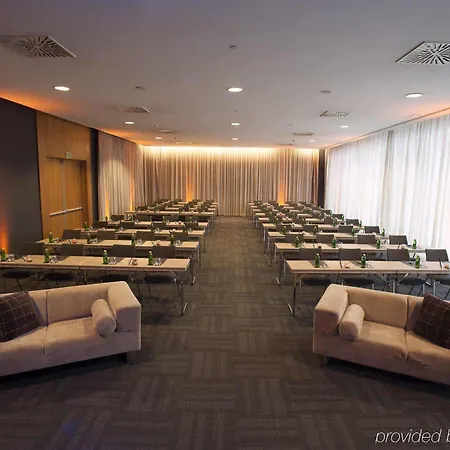 Leonardo Royal Forum 4*