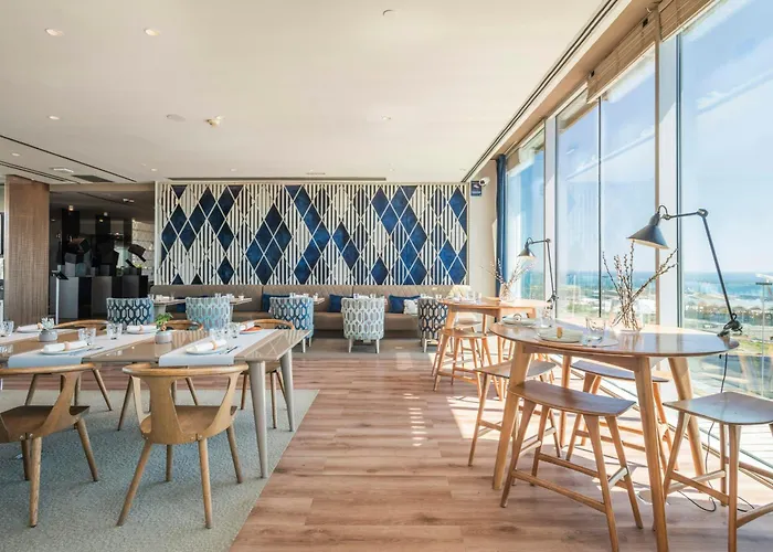 Hotel Leonardo Royal Forum 4*