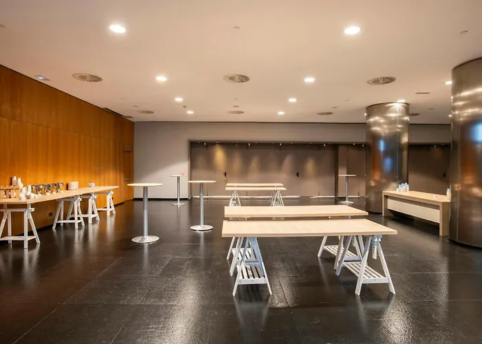 Hotel Leonardo Royal Forum 4*