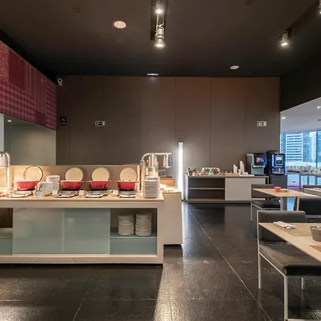 Leonardo Royal Forum Hotel 4*