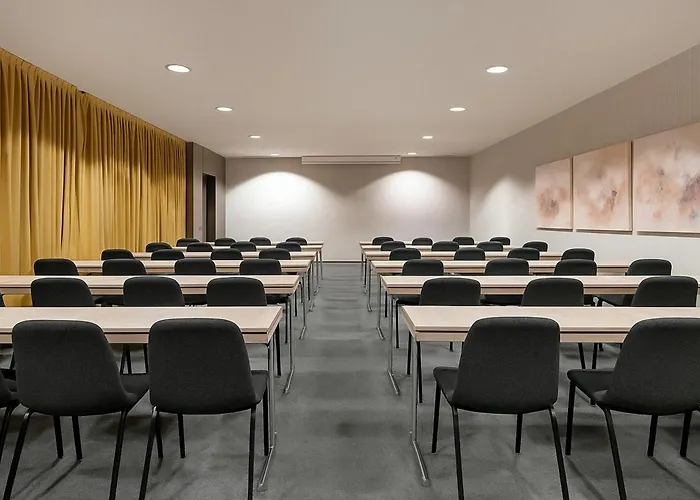 Hotel Leonardo Royal Forum 4*