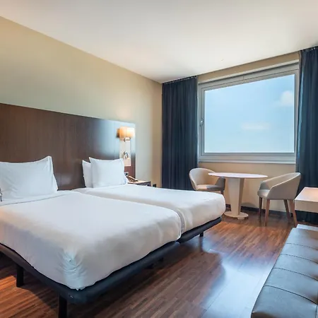 Leonardo Royal Forum 4*